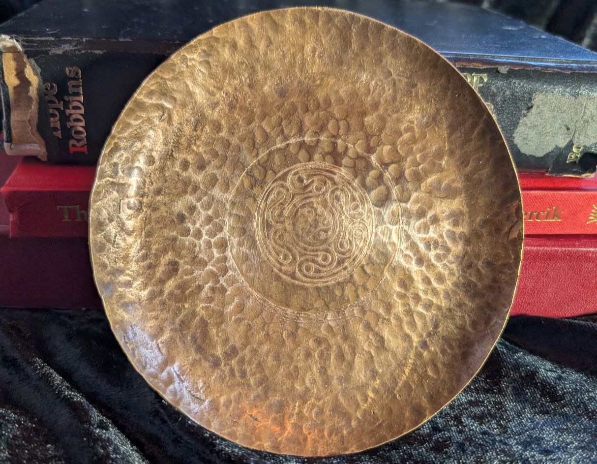 Hammered bronze offering plate with strophalos symbol - ritual altar tool by BorboroForge